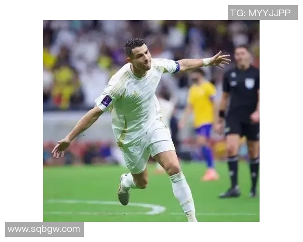 矮个子足球明星如何在绿茵场上创造辉煌成就与传奇故事 矮个子足球明星如何在绿茵场上创造辉煌成就与传奇故事