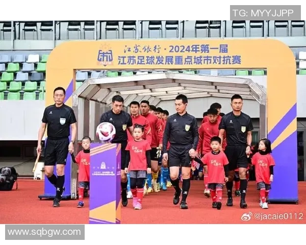 西安足球队团队协作的成功秘诀与发展策略深入分析 西安足球队团队协作的成功秘诀与发展策略深入分析