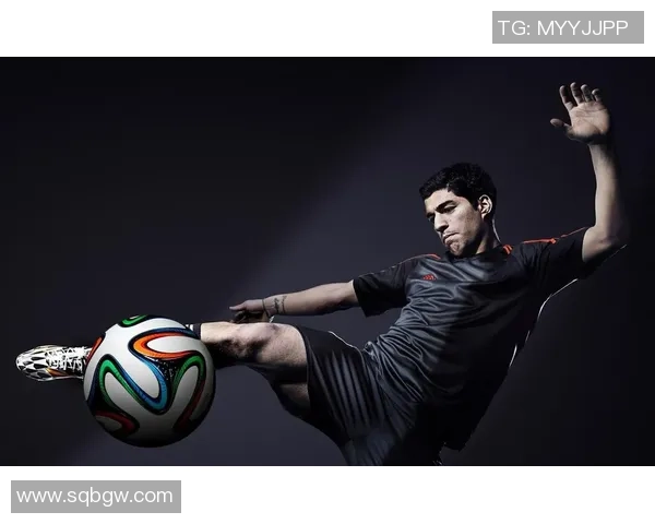 足球明星背后的她们:揭开女友们的真实故事与心路历程 足球明星背后的她们:揭开女友们的真实故事与心路历程